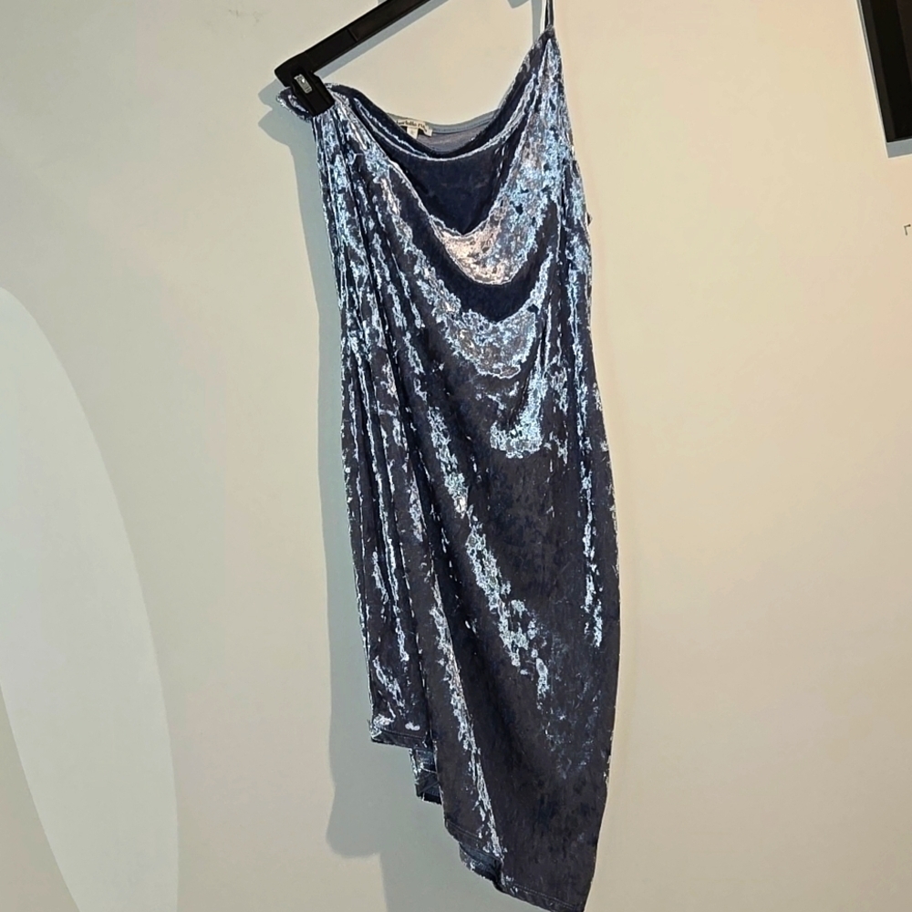 Charlotte Russe silver off one shoulder dress. Size large.